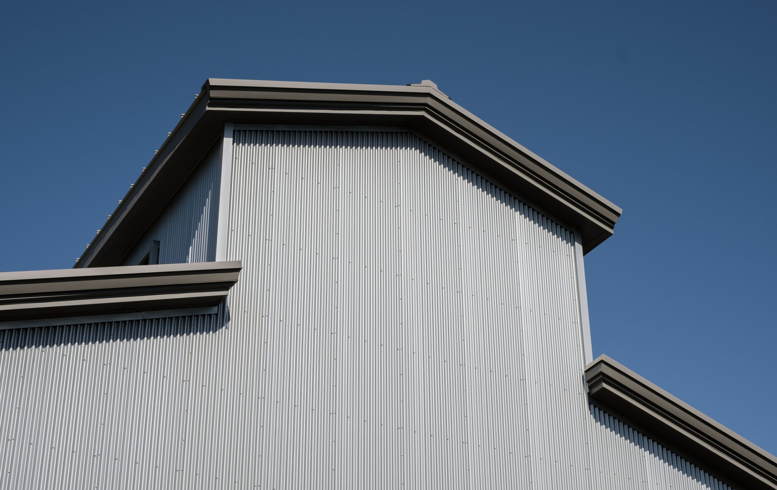 What Makes Metal Roofs the Better Choice?